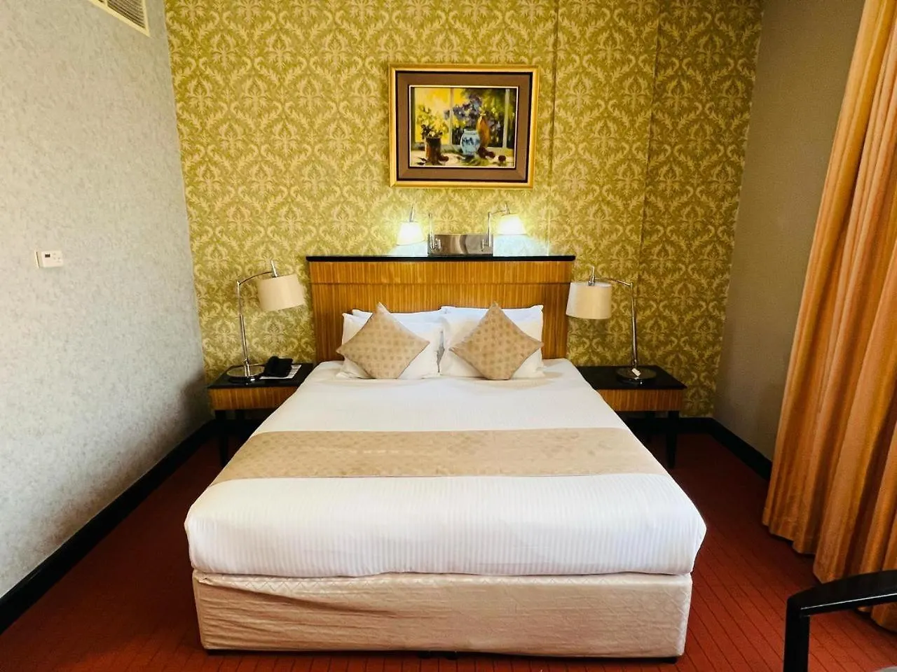 **  Creek Hotel Sardzsa Egyesült Arab Emírségek